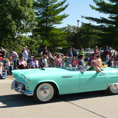 Pumpkin_Festival_2007-032 A beautiful 1955 Thunderbird.