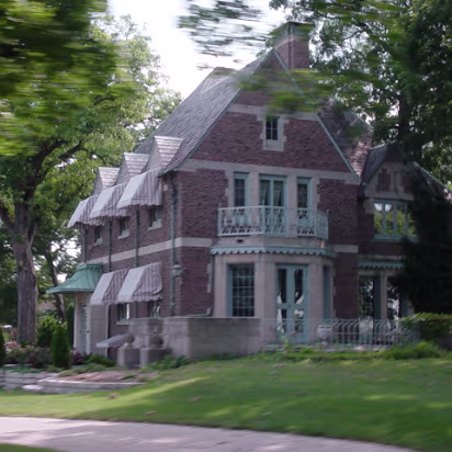 Random-012 I always liked this house, it has lots of windows to enjoy the view.