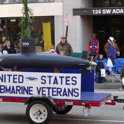 Santa_Claus_Parade_2007-005 Navy veterans float.