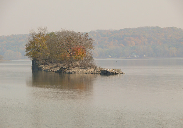 Autumn In Illinois Autumn In Illinois On a nice autumn day, we drove up the Illinois River to enjoy the sights.