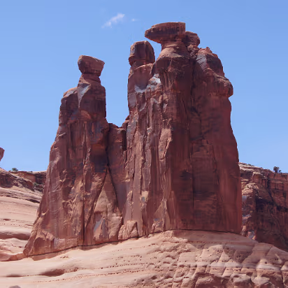 Arches_NP-030 Closeup of the Three Gossips