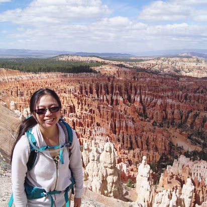 Bryce_Canyon_NP-046 Walking the rim trail from amphitheatre to amphitheatre.