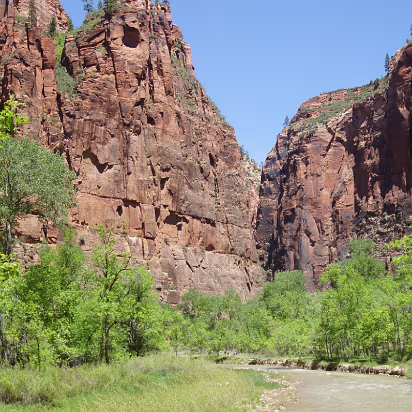 Zion_NP-017 The entrance to the canyon.