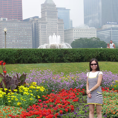 Chicago_Jul-_08-008 Lovely Hanhan with lovely flowers.
