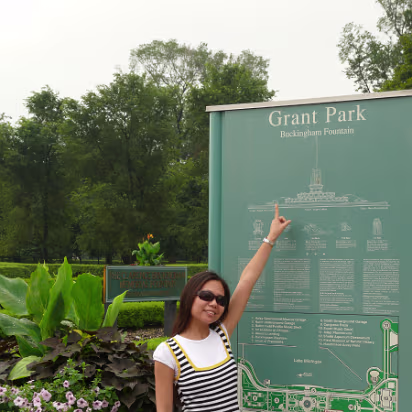 Chicago_Jul-_08-028 Hanhan showing us where we are.