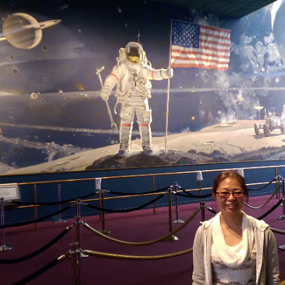 Christmas_2015_Trip-011 Hanhan and the Man on the Moon mural