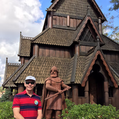 Florida_2017-022 Me, an ancestor, and a stave church.