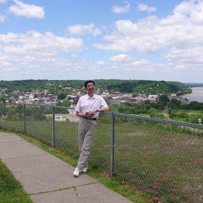 Hanibal_2009-034 Hanhan's dad at Lover's Leap.