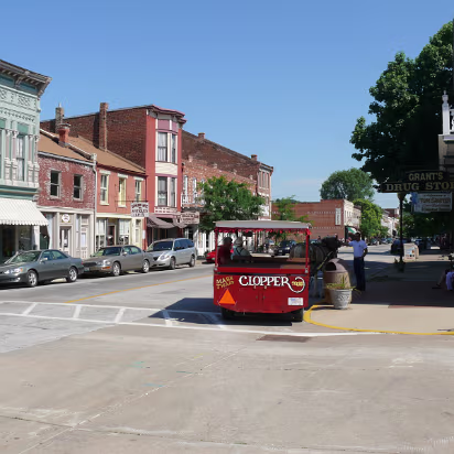 Hannibal-021 Looking down the old main street.