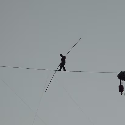 King's_Island-050 Starting his walk. no harness, no nets. No brains