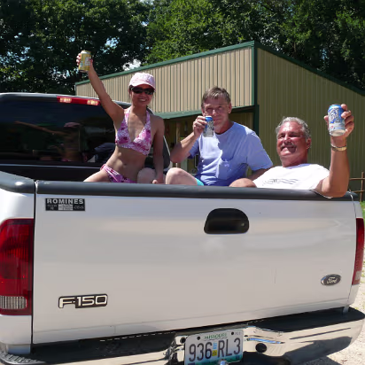 Missouri_2008-010 The adventurers survived and celebrate with a beer!