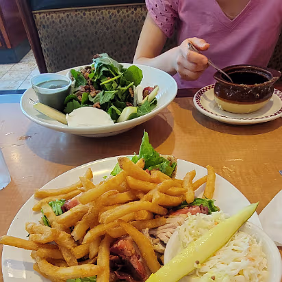 New_York_2021-002 Excellent turkey club and the world's finest fries!