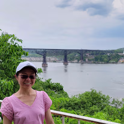 New_York_2021-014 This time of year, everything is so green and fresh.