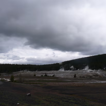 Yellowstone-052 The Old Faithful area.
