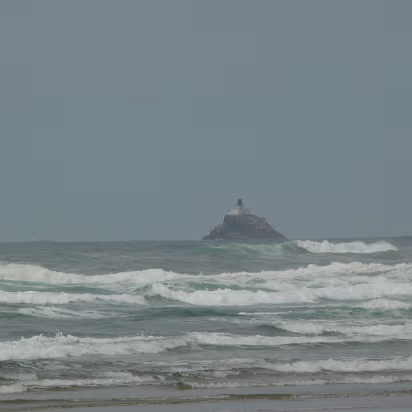 Ocean-032 The lighthouse to warn ships of the danger.