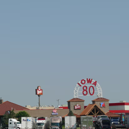 South_Dakota-006 In Iowa, passing the 