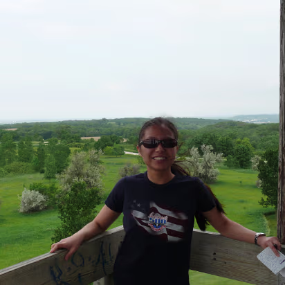 South_Dakota-009 Hanhan at the Beebeetown Scenic Viewpoint. Very windy that day.