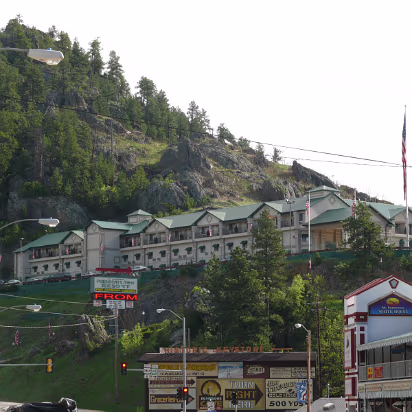 South_Dakota-051 Downtown Mount Rushmore.