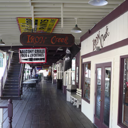 South_Dakota-054 The old sidewalk, made from wood and raised because of the mud on the street in the old days.