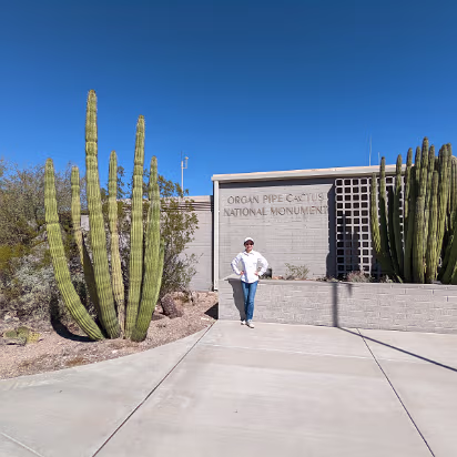 Southwest_2022-003 Visitors center and the namesake cactus.