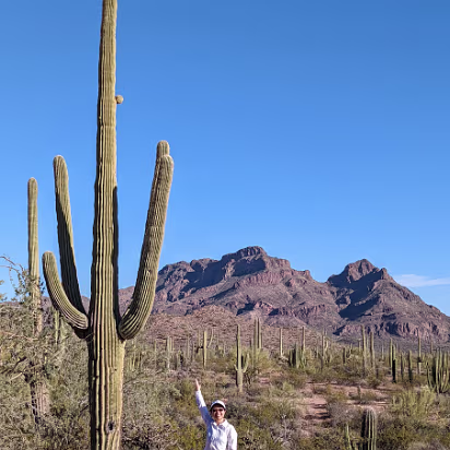 Southwest_2022-015 A giant of the desert. Saguaro cactus don't even start to grow 'arms' until 75 years old.